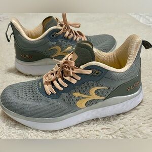 Gdefy Sneakers Gravity Defyer XLR8 Running Shoes Gray Peach Silver Women’s  8